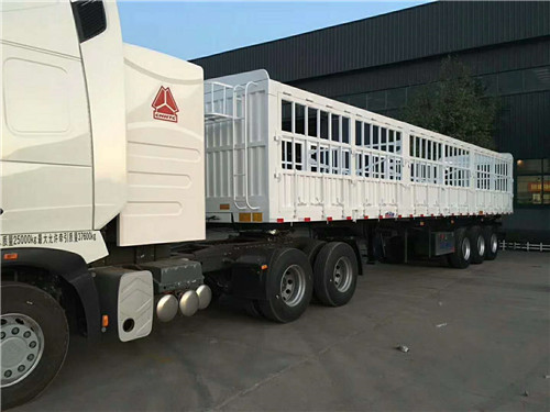 倉柵式運(yùn)輸半掛車廠家
