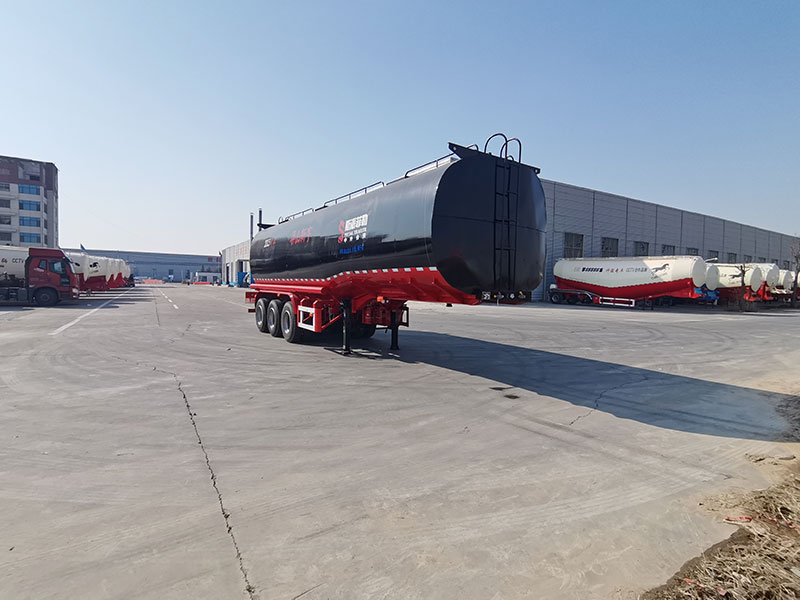 普通液體半掛運(yùn)輸車
